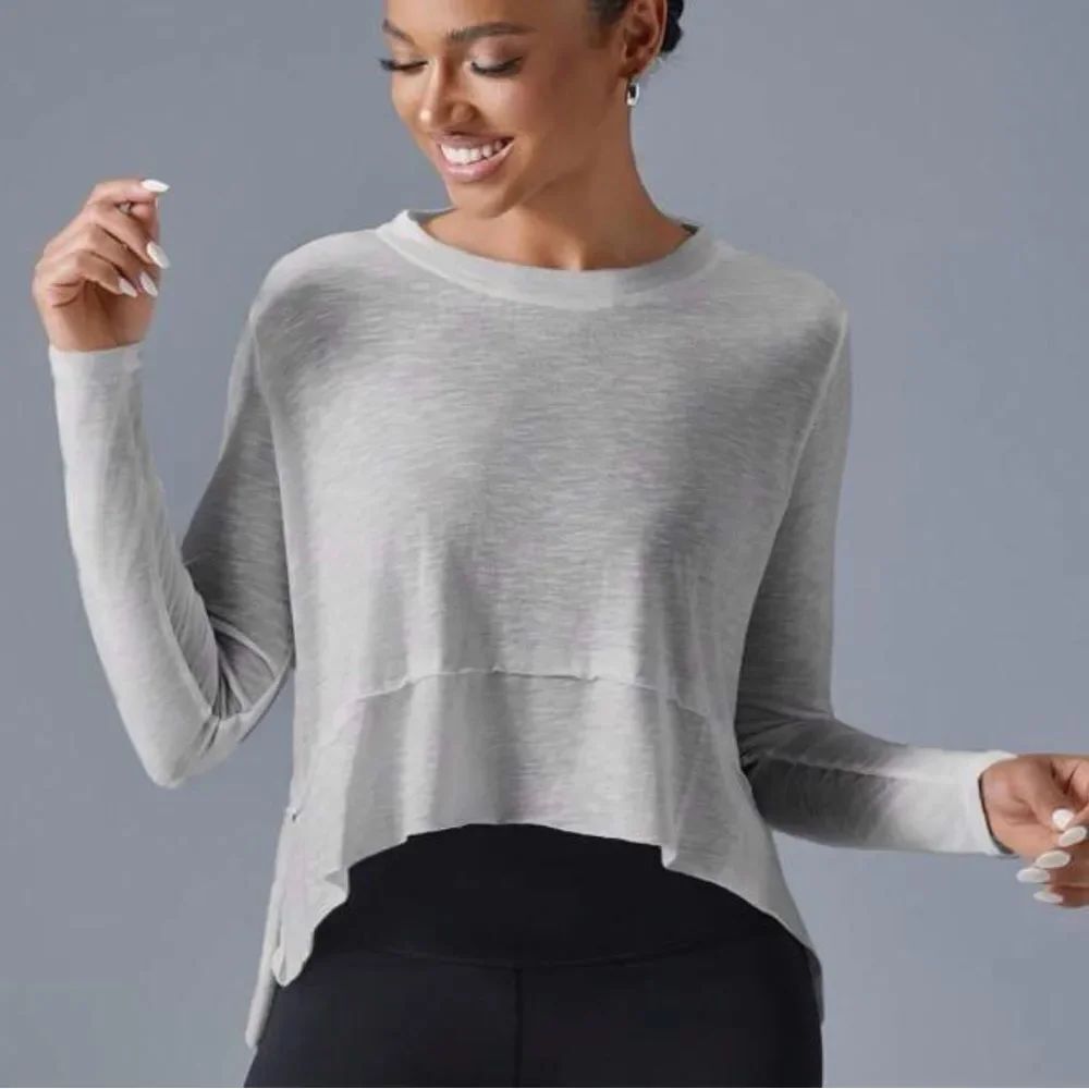 Velvet Vault Gray Pullover Lightweight Crop Top(Size Small)